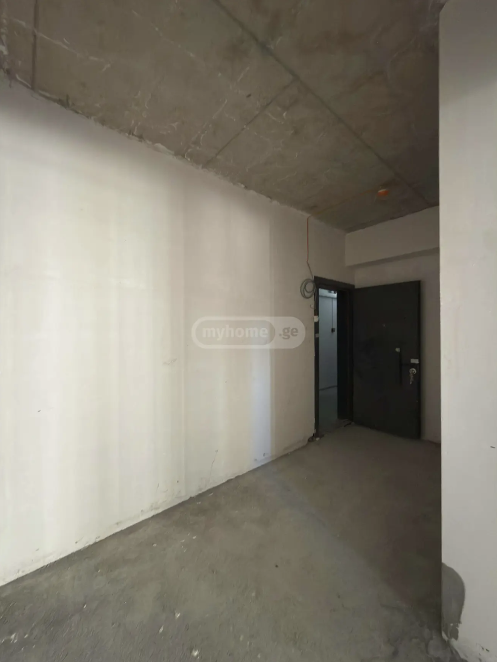 იყიდება 3 ოთახიანი ბინა ნუცუბიძის ფერდობზე